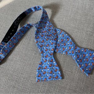 Jos. A. Bank Blue Bow Tie - Blue Orange White Fish/Crab Pattern